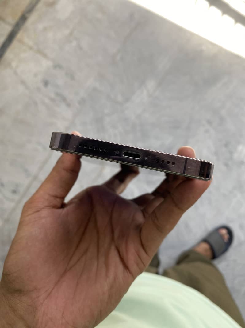 Apple iPhone 14 Pro Max 1