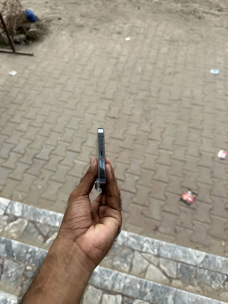 iPhone 13 Pro Max sim bypass 1