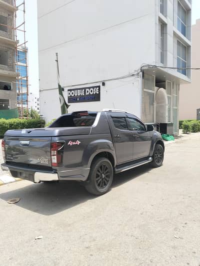 Isuzu D-Max V-Cross 2021