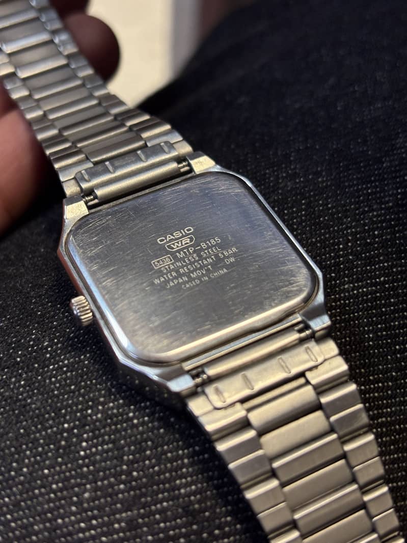 Casio B185 Blue 2