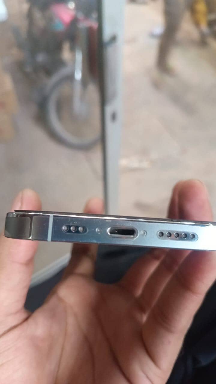 Apple iPhone 14 Pro 2