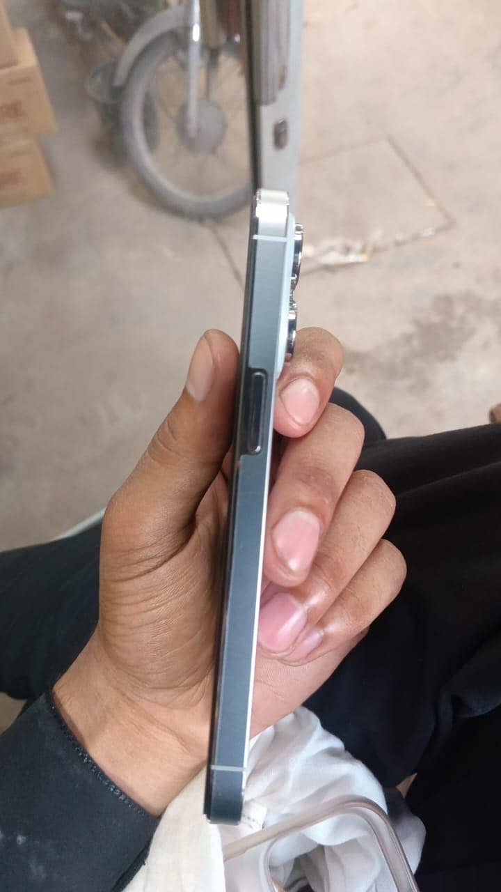 Apple iPhone 14 Pro 3