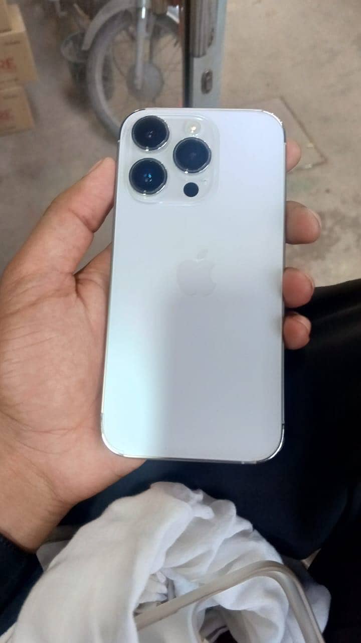Apple iPhone 14 Pro 4
