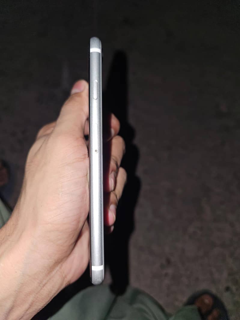 Apple iPhone SE 2 3