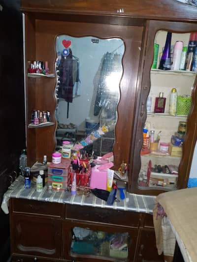 Dressing table