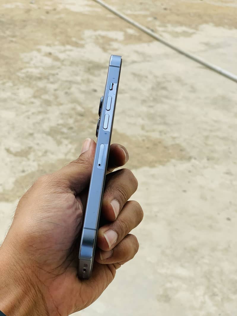 iPhone 13 Pro 2