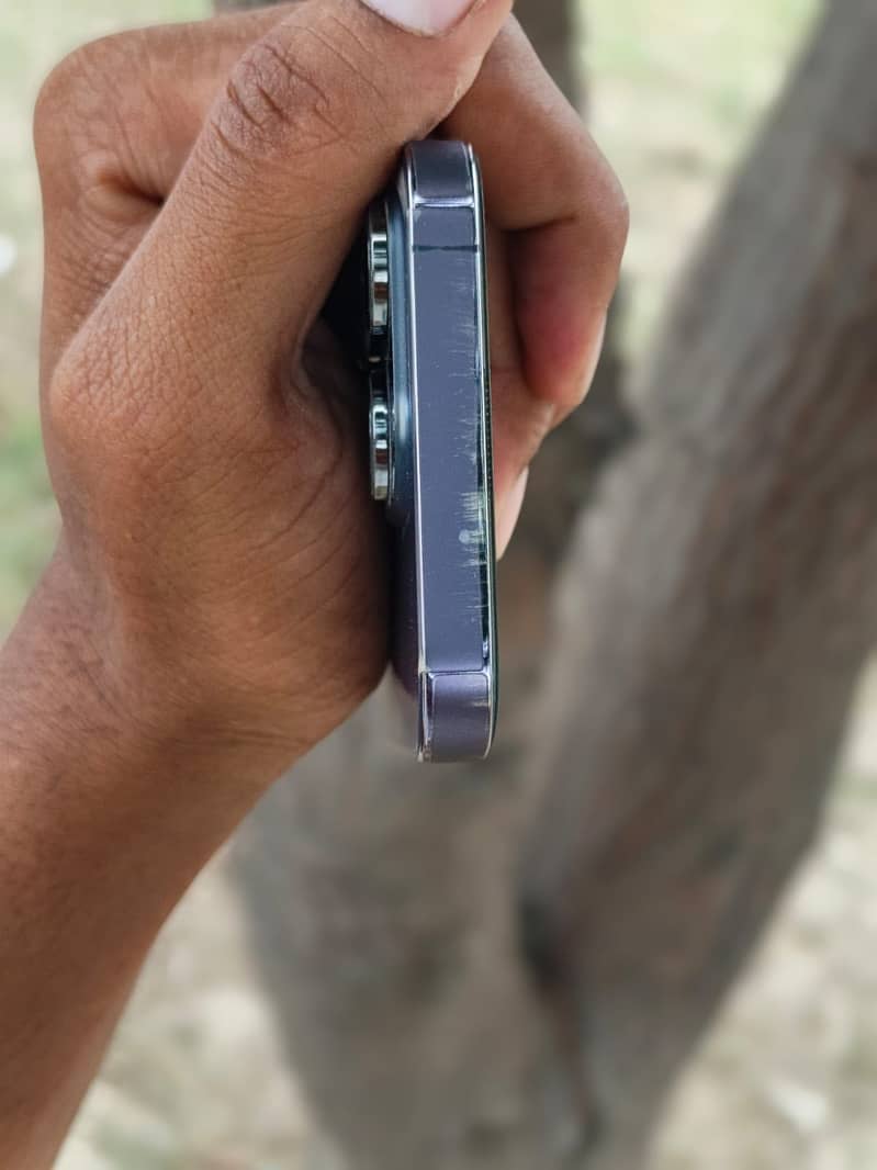 Apple iPhone 14 Pro 1