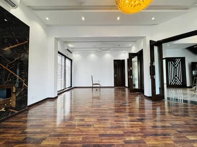 2 KANAL LUXURY HOUSE FOR RENT IN DHA LAHORE PRIME LOCATION