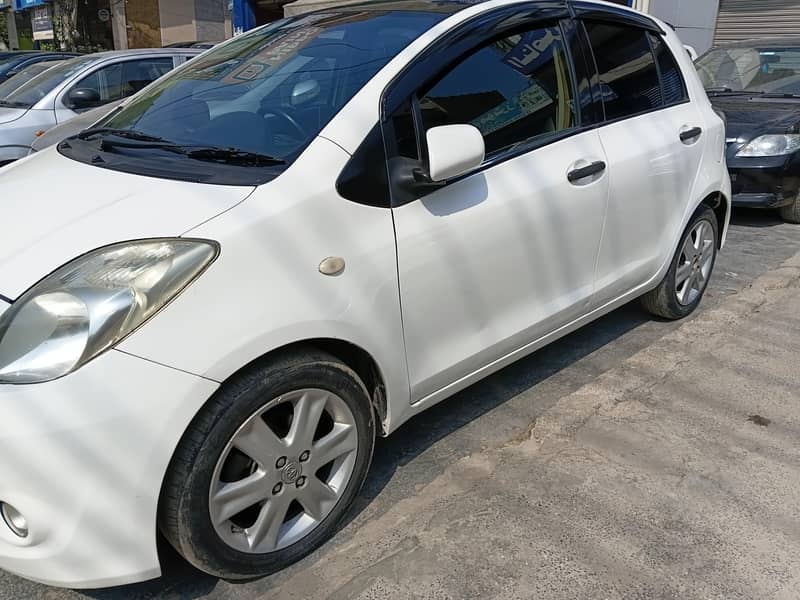 Toyota Vitz 2006/2009 3