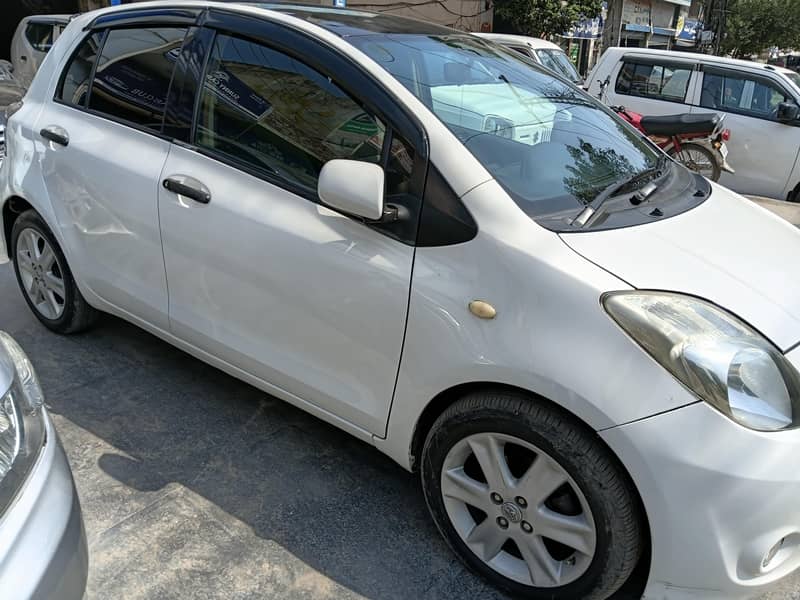 Toyota Vitz 2006/2009 4