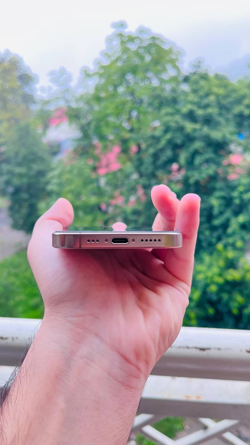 Apple iPhone 16 Pro 5