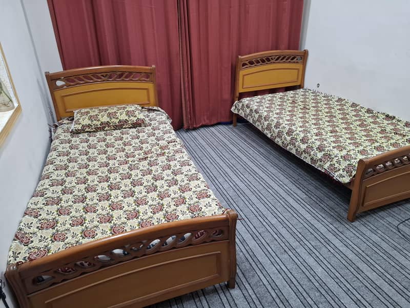 2 Solid Pine Wood Single Beds 0