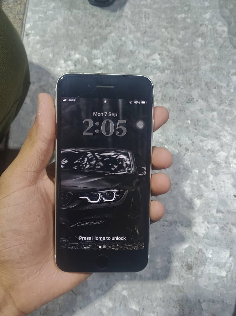 Apple iPhone SE 0