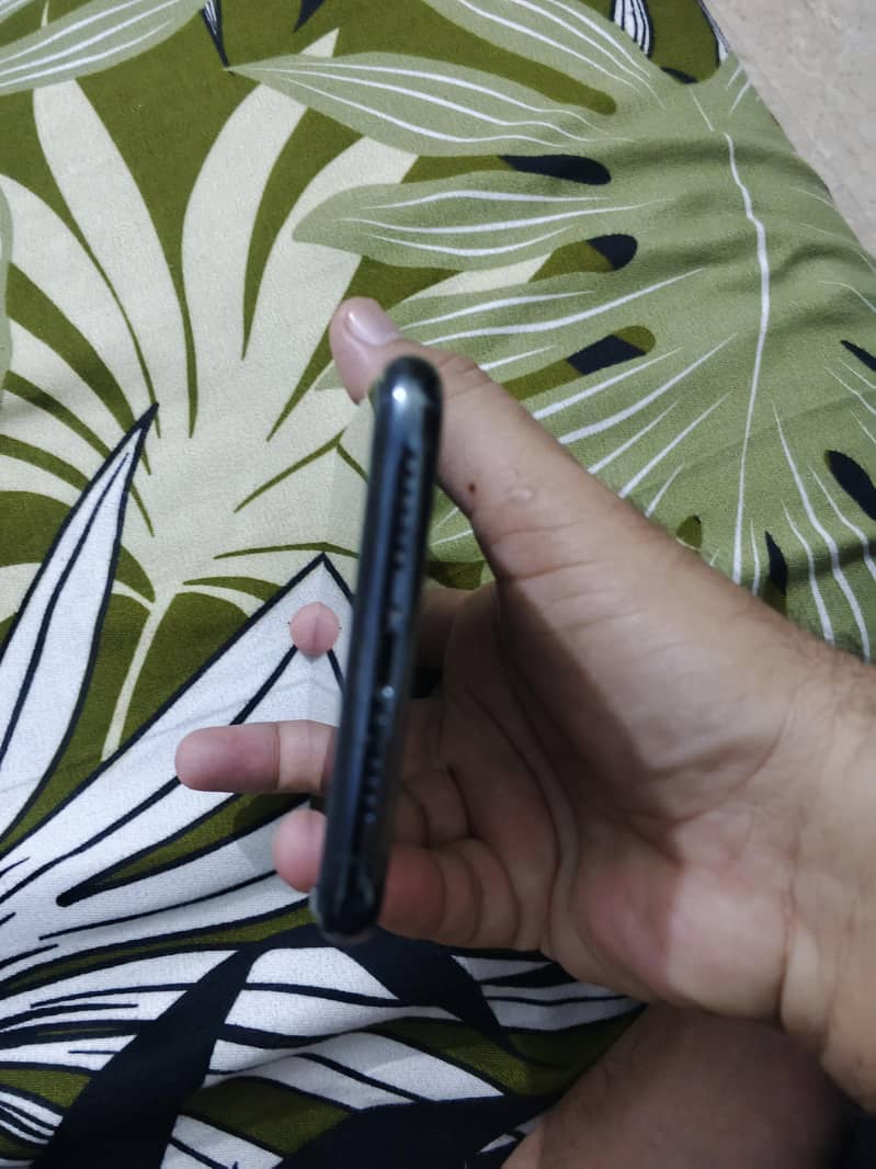 Apple iPhone 11 Pro Max 5