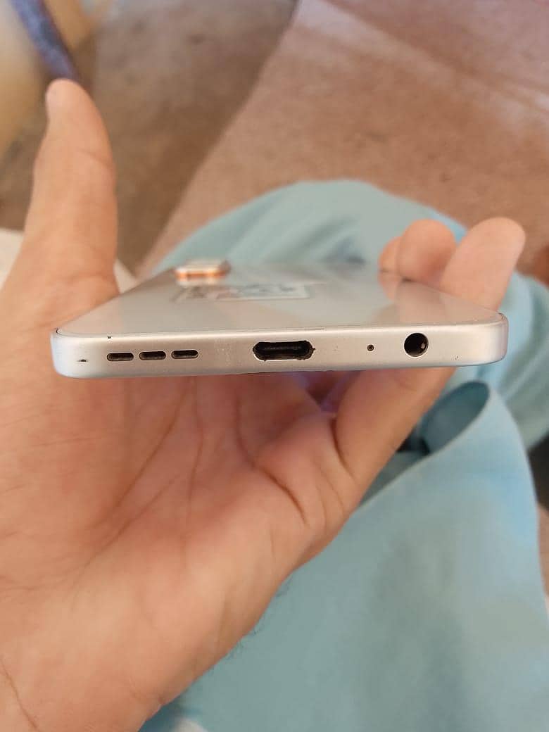 Infinix 4