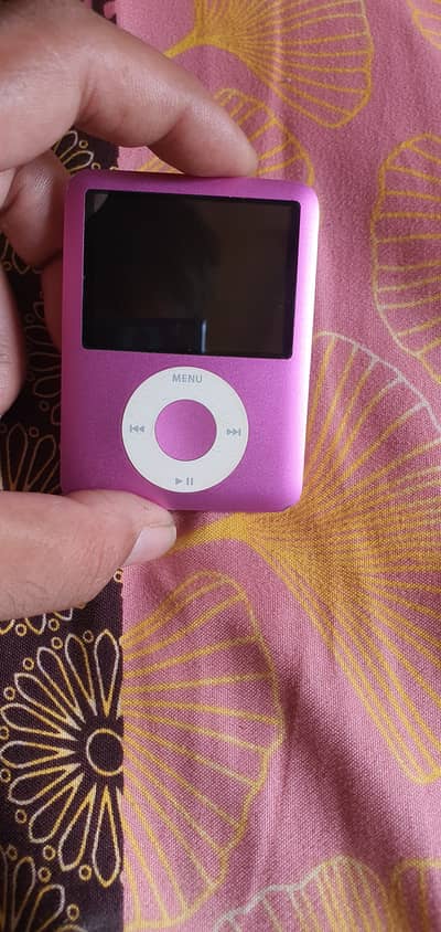Apple iPod 3rd Generation  8gb