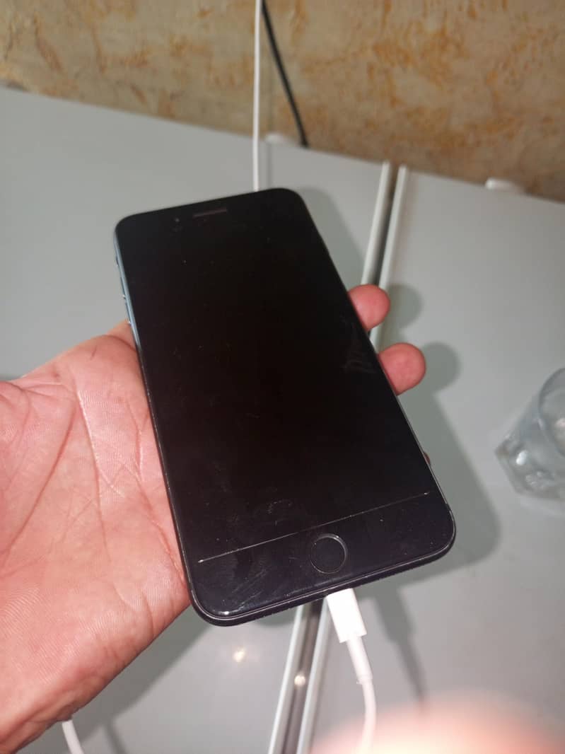 Apple iPhone 7 Plus 0