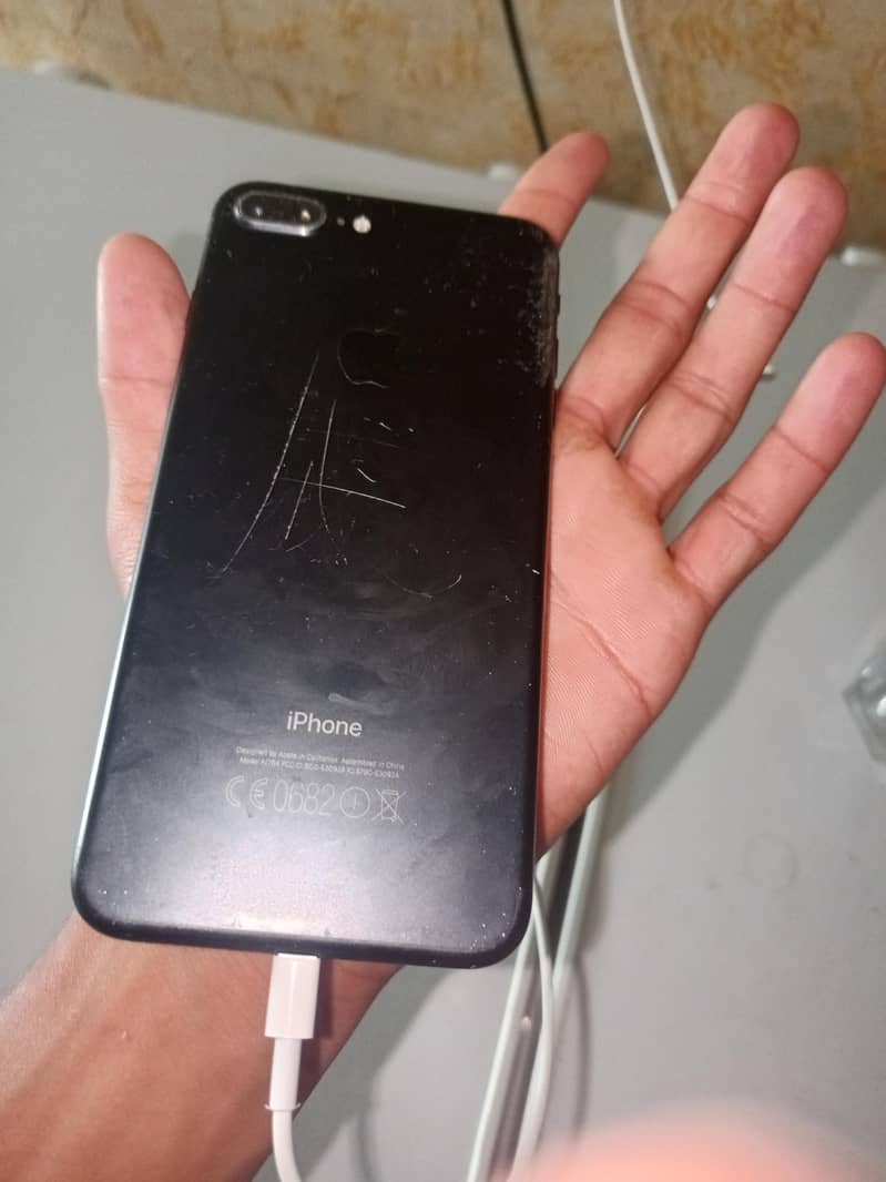 Apple iPhone 7 Plus 2