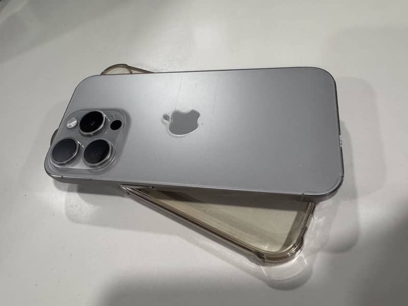 Apple iPhone 15 Pro 0