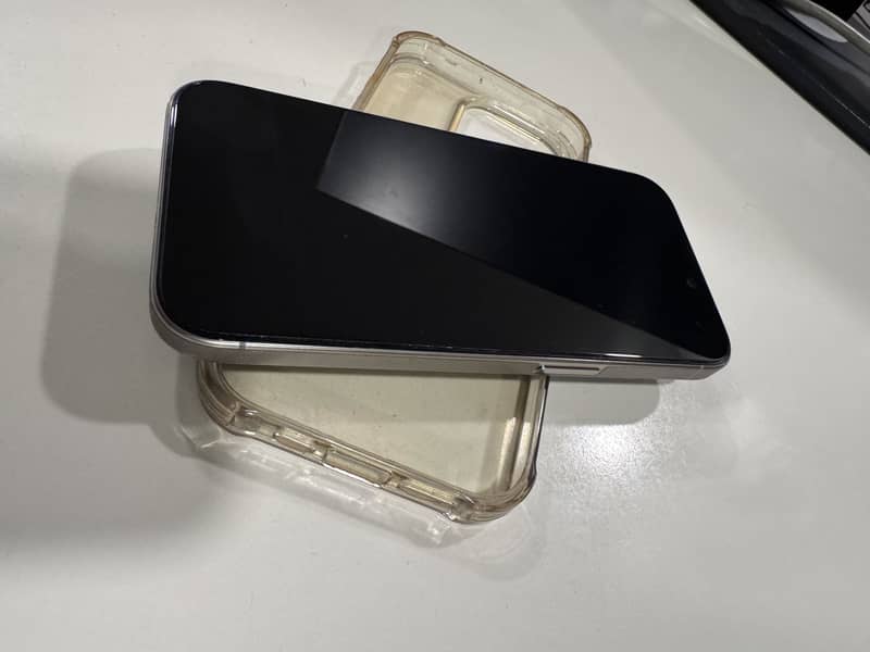 Apple iPhone 15 Pro 4