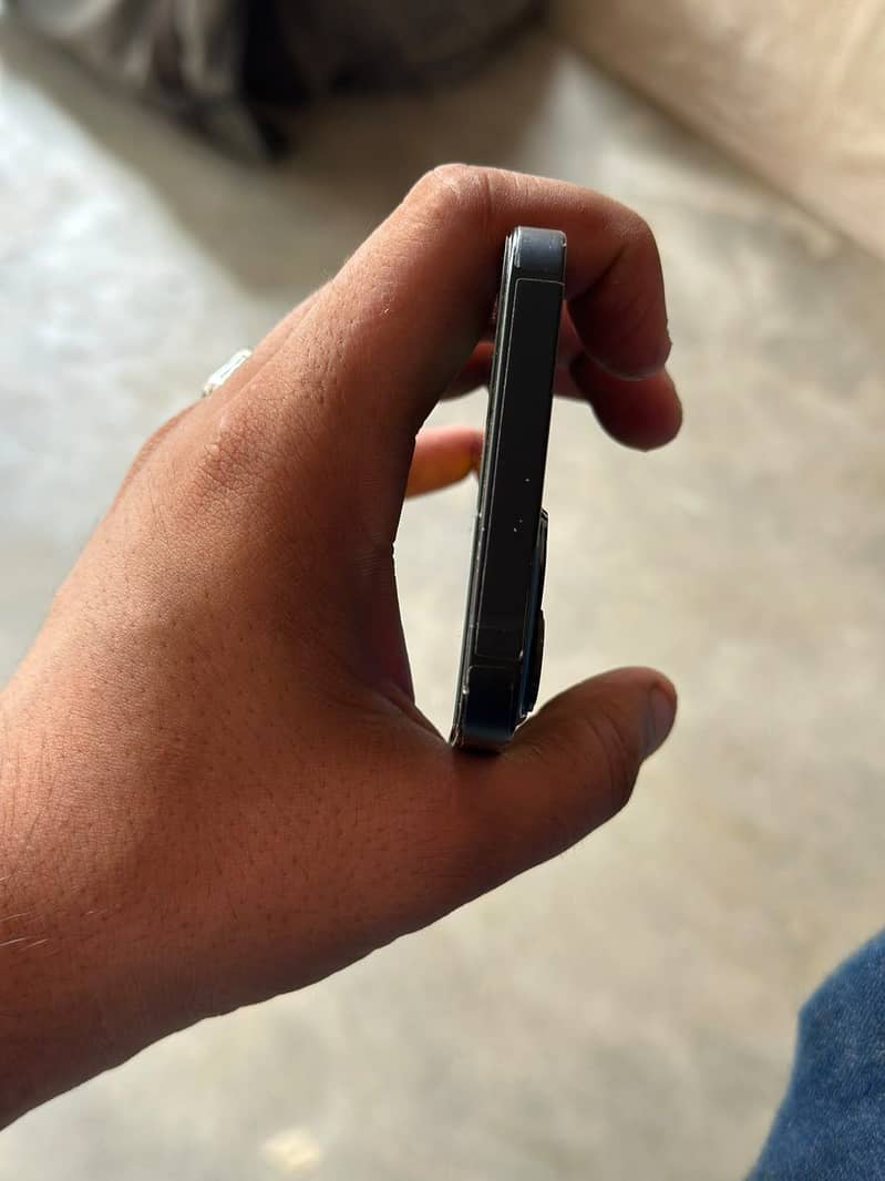Apple iPhone 13 3