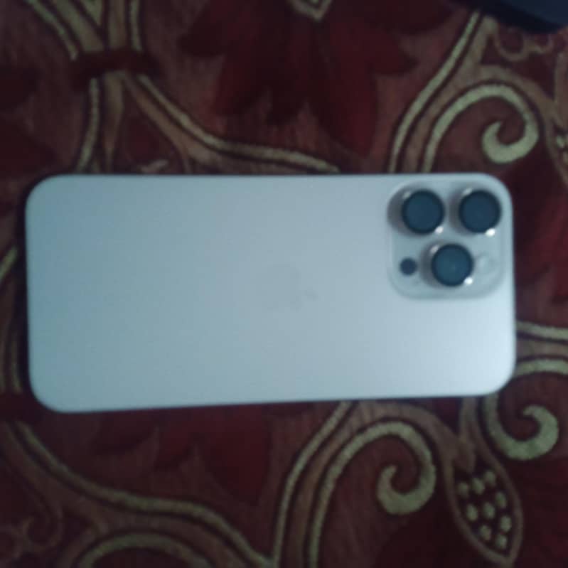 Apple iPhone 16 Pro Max 2