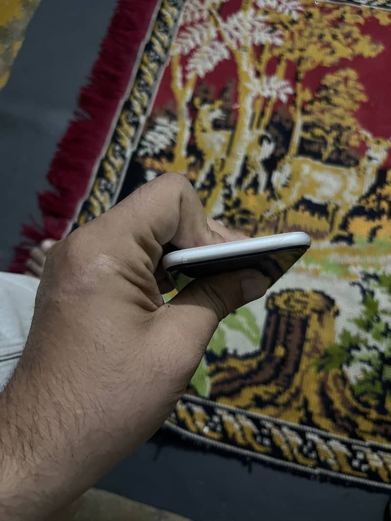 Apple iPhone SE 3