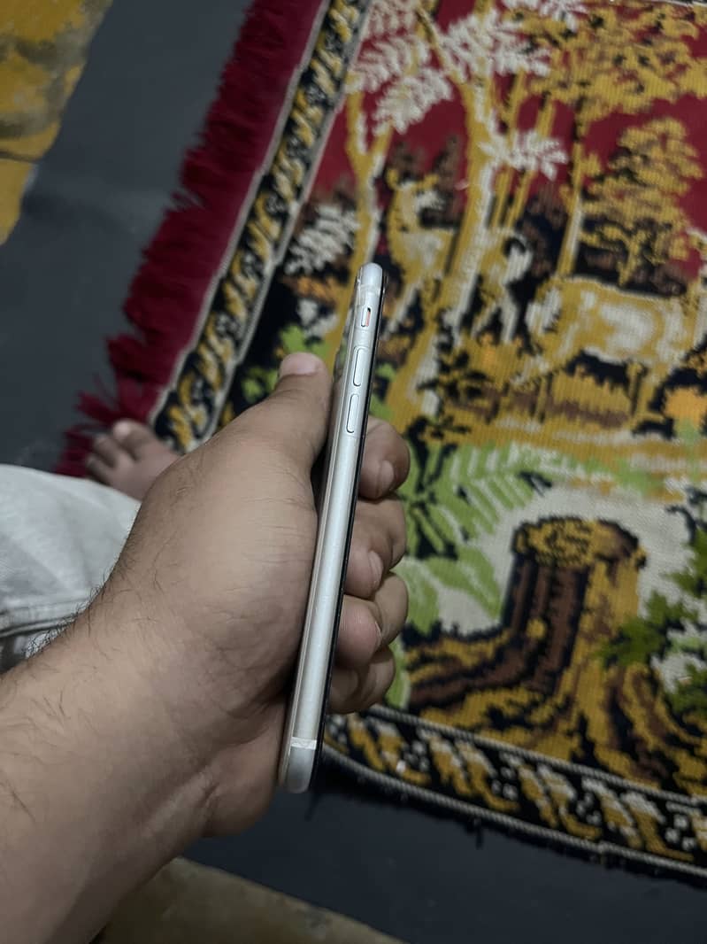 Apple iPhone SE 4