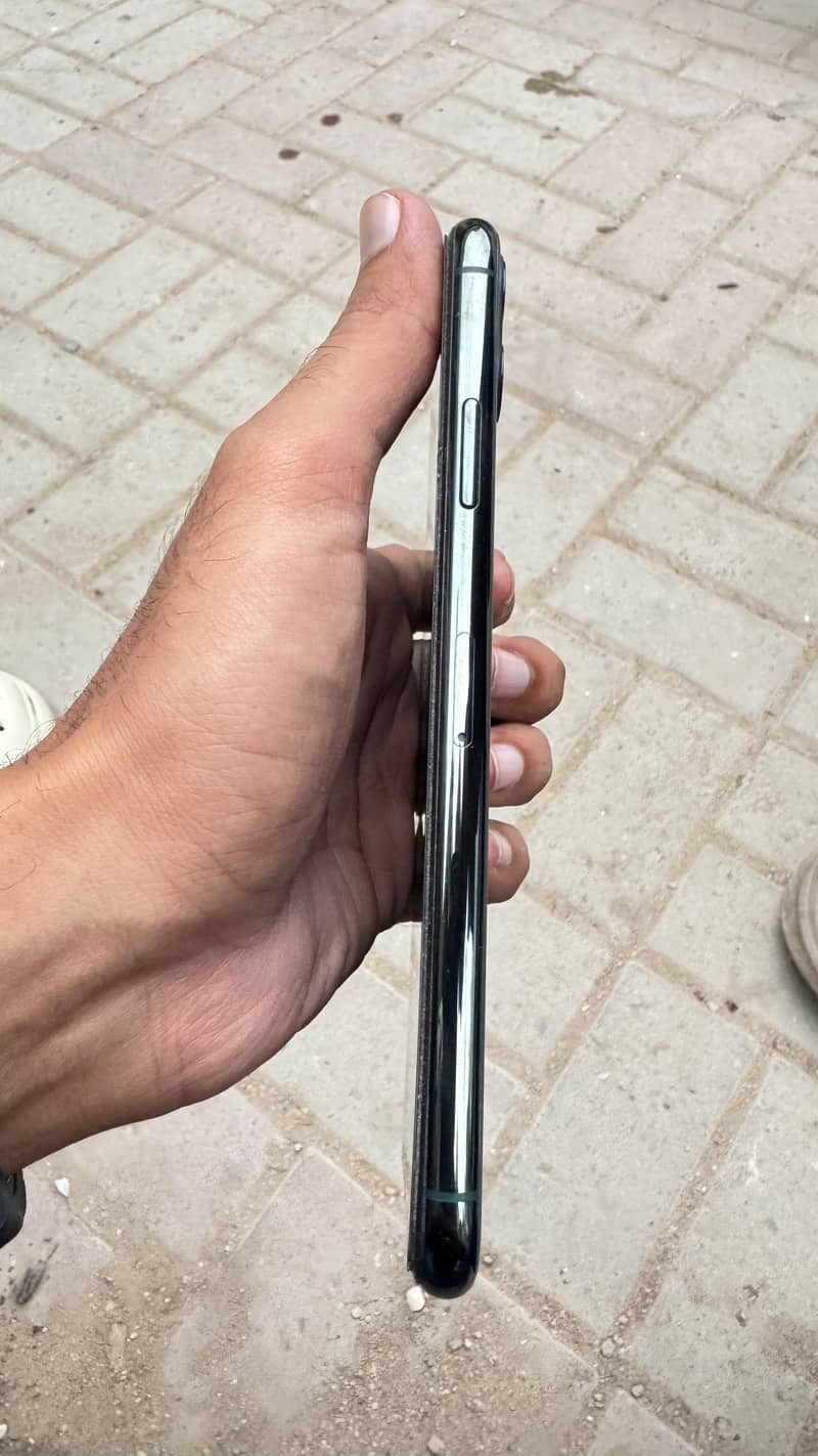 Apple iPhone 11 Pro Max 1