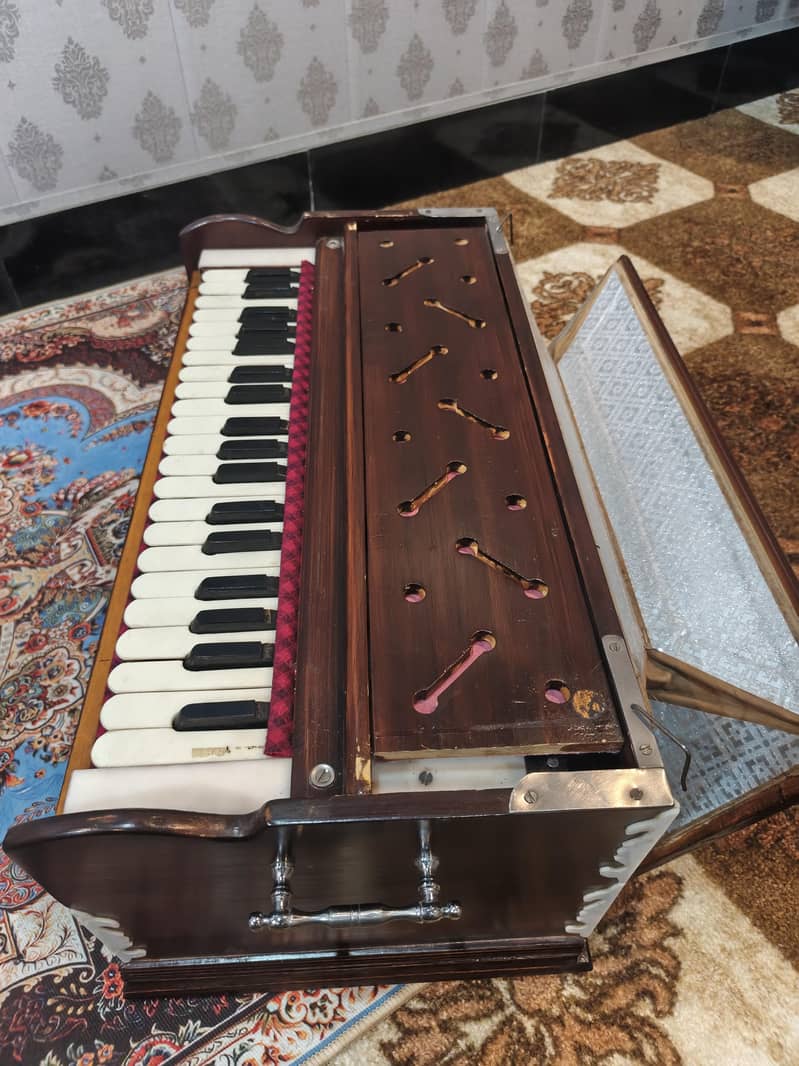 Harmonium 4