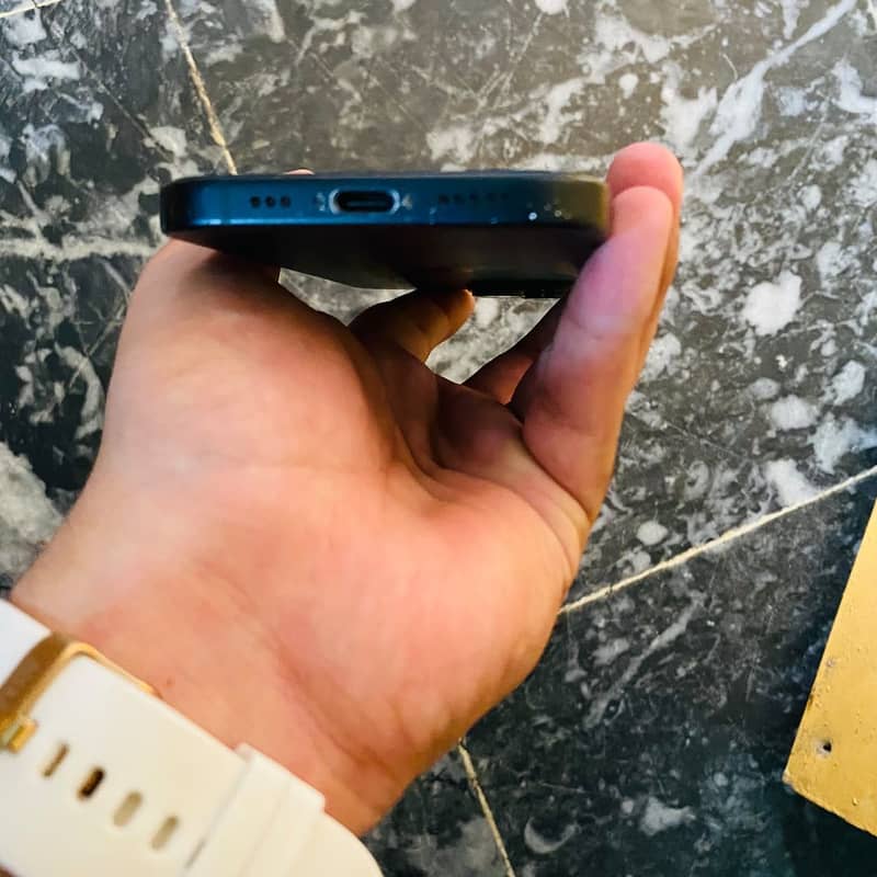Apple iPhone 15 2