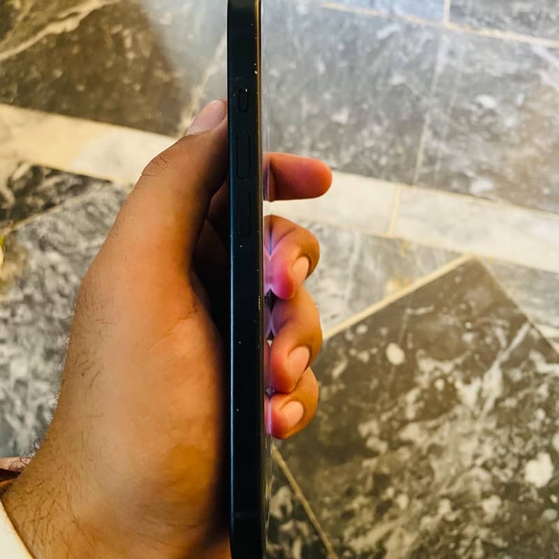 Apple iPhone 15 6