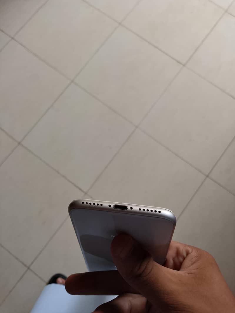 Apple iPhone 8 (256) 3