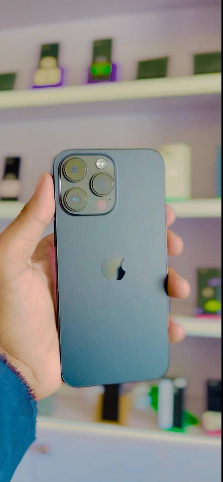 Apple iPhone 14 Pro Max 0