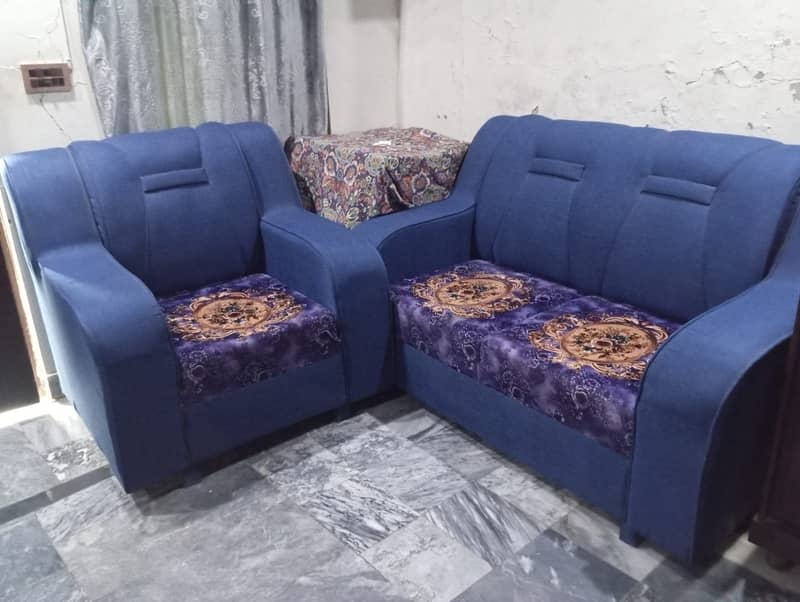 3 sofas 1