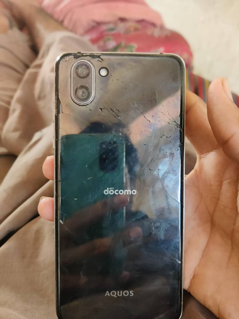 Sharp Aquos R3 1