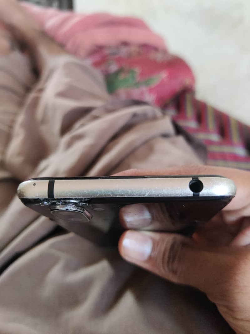 Sharp Aquos R3 2