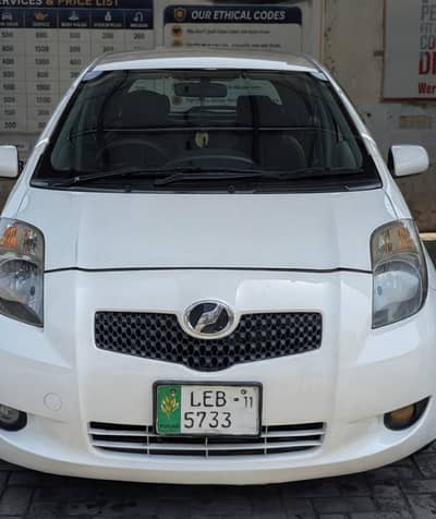 Toyota Vitz 2006/20011 Neat and clean