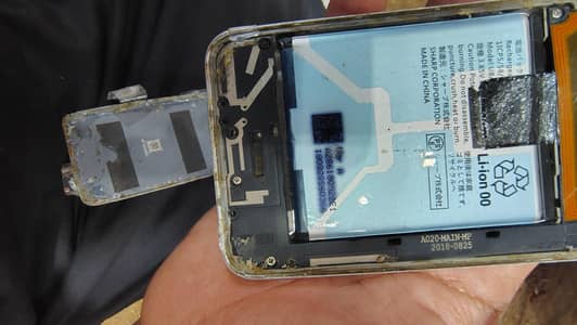 Sharp Aquos R2