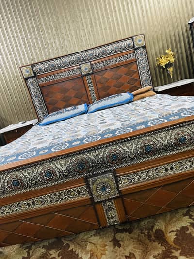 Bed sidetable and dressing for sale
