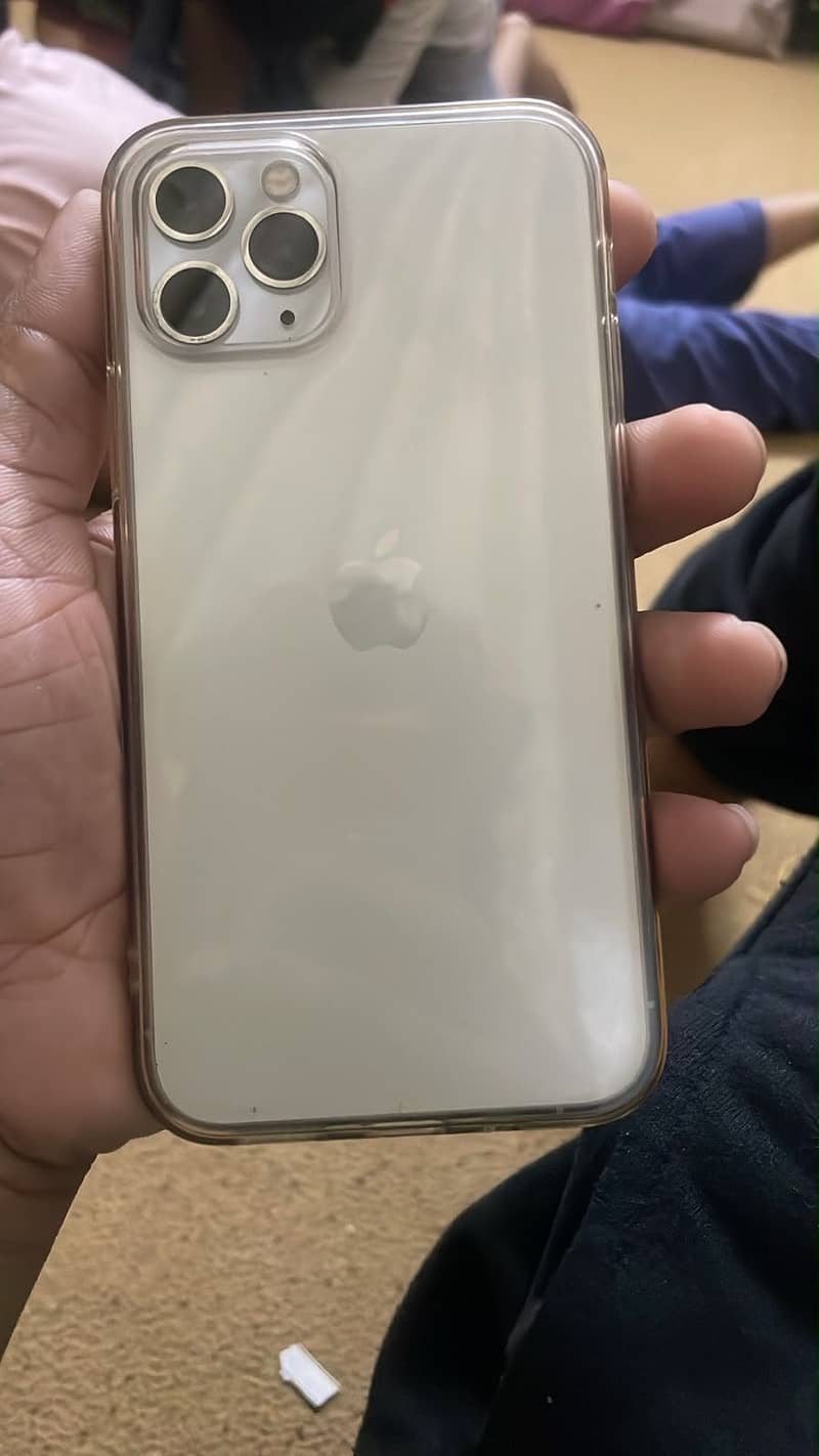 Apple iPhone 11 Pro 2