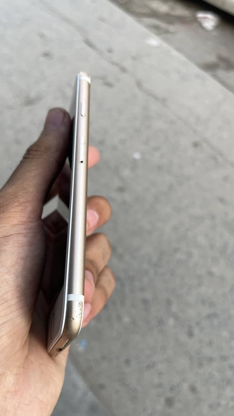 Apple iPhone 7 2