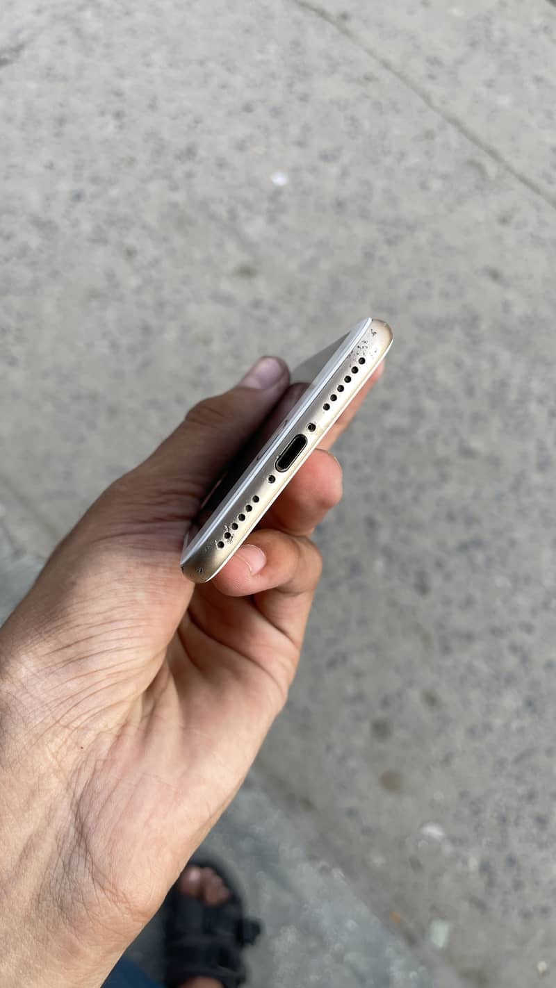 Apple iPhone 7 3