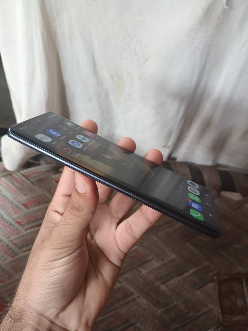 Infinix Note 40 Pro 8