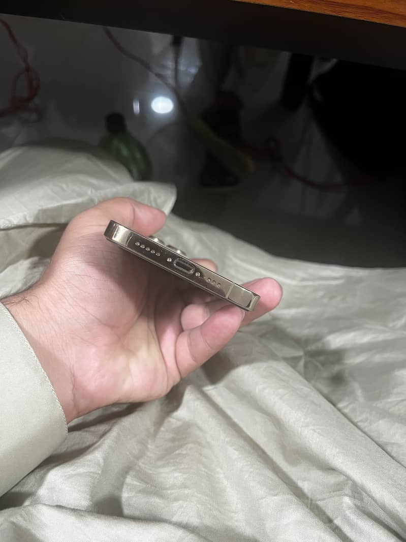 Apple iPhone 13 Pro 8