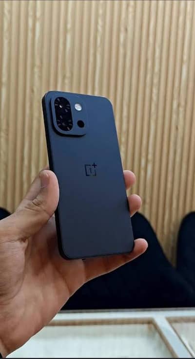 One Plus 13 12/256 non active 100 BH Full Sim time