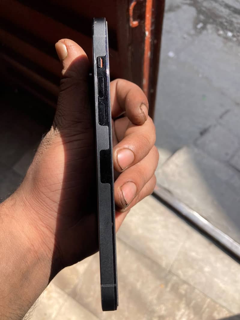 Apple iPhone 14 Pro Max 1