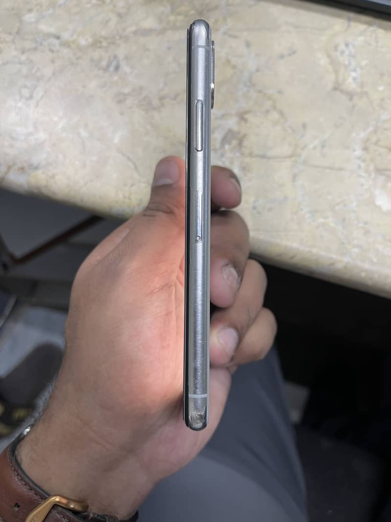Apple iPhone X 2