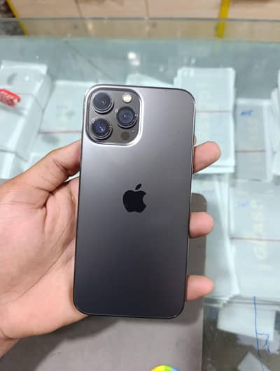 Apple iPhone 13 Pro Max . jv lock. 128gb. back camera of ha face ID of