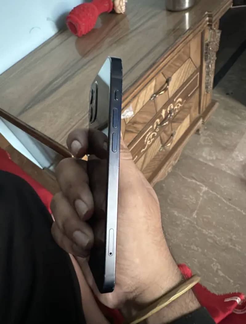Apple iPhone 12 3